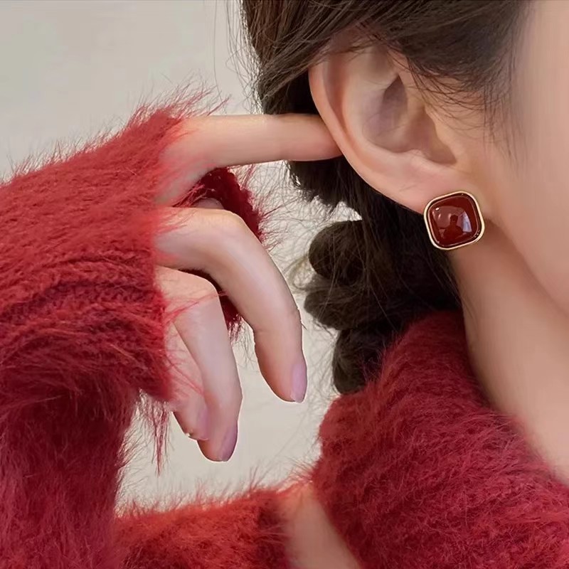 Vintage Enamel Wine Red Stud E - огляд і ціна Opal Earrings Dangle